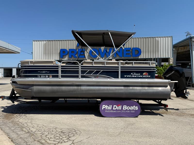 2022 Sun Tracker Party Barge 22RF XP3