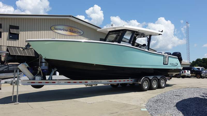 2023 Robalo 360 CC