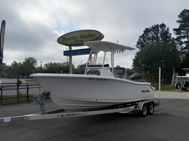 2023 Nauticstar 2102 Legacy DLX