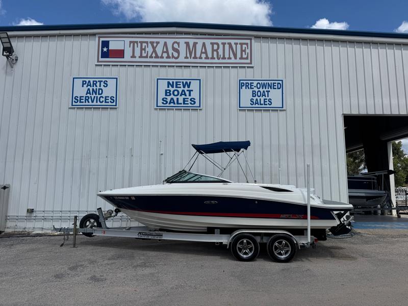 2015 Sea Ray SLX 230