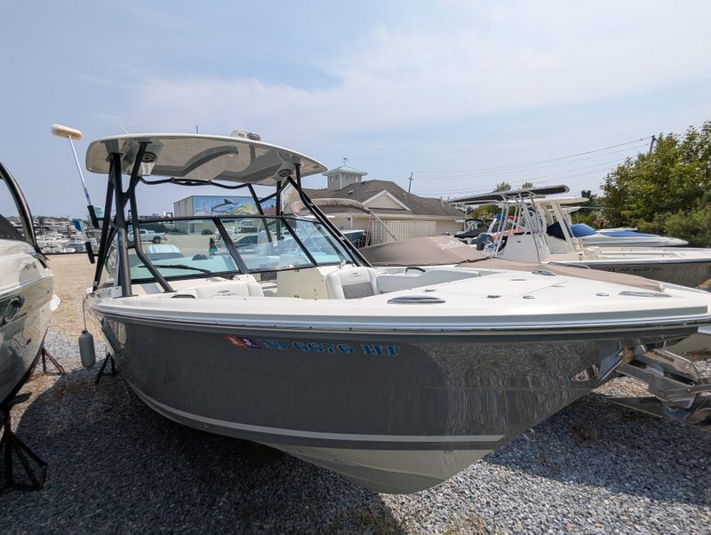 2024 Cobia 240 DC